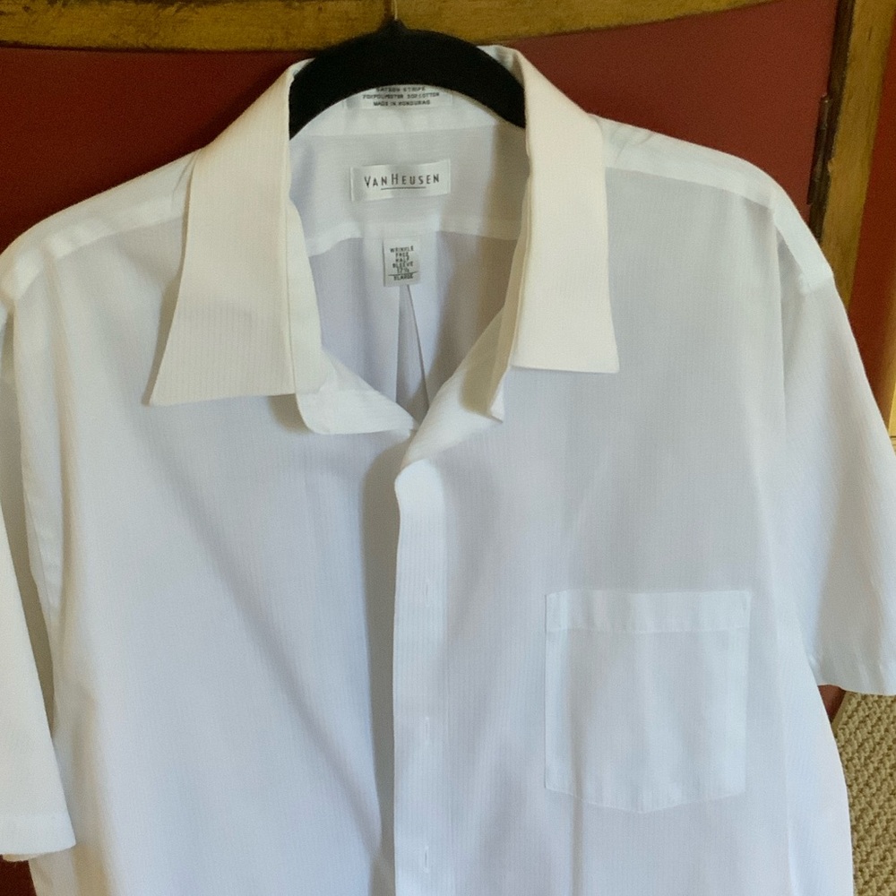 Van Heusen Men's Crisp White Dress Shirt